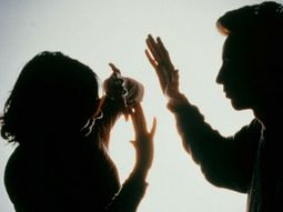 el peor pecado: mandaba a mendigar a su madre para comprar drogas y alcohol el peor pecado: mandaba a mendigar a su madre para comprar drogas y alcohol