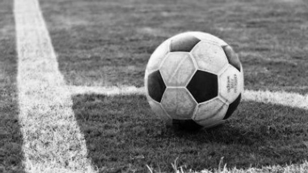 Insólito: robó una pelota en pleno partido y pidió el rescate