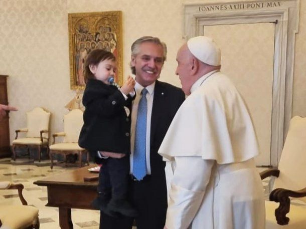 El papa Francisco recibió al expresidente Alberto Fernández en el Vaticano