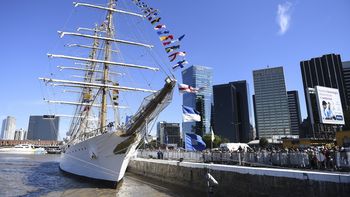 La Fragata libertad inició un nuevo viaje La Fragata libertad inició un nuevo viaje
