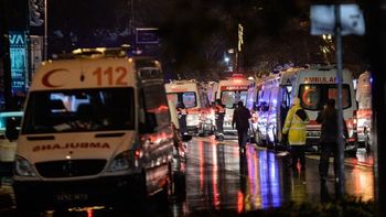 Ambulancias del 112 de Estambul acudieron al lugar del ataque Ambulancias del 112 de Estambul acudieron al lugar del ataque