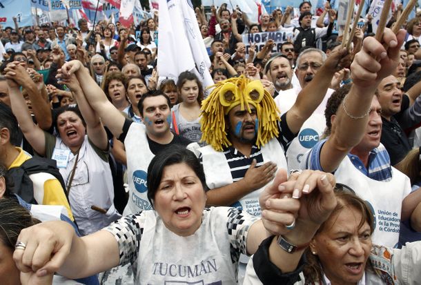 La Provincia analiza adelantar las paritarias docentes 2015