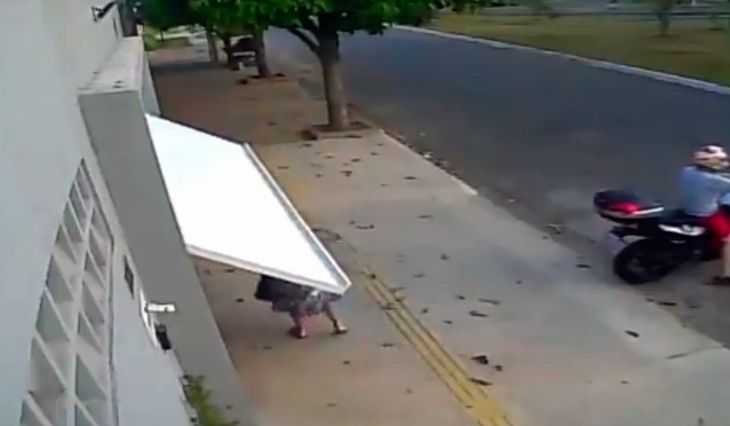 Viral: ¿qué pasó con la mujer que fue tragada por un garage?