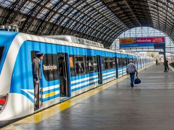 Los trenes cumplirán frecuencias de domingo.