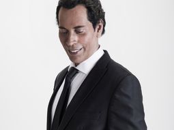 Una velada inolvidable: José Vélez se presenta en el Casino Club Santa Rosa