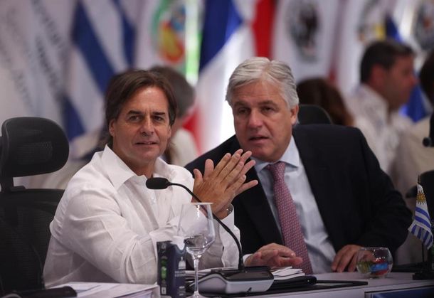 El canciller Francisco Bustillo viaja a China con intención de destrabar las negociaciones por el TLC entre el gigante asiático y Uruguay.