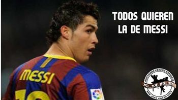 sigue la fiesta: los hinchas del barcelona se burlan con afiches del real madrid sigue la fiesta: los hinchas del barcelona se burlan con afiches del real madrid