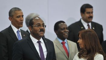 cristina vuelve al pais tras participar de la cumbre de las americas cristina vuelve al pais tras participar de la cumbre de las americas