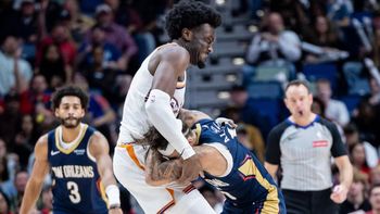 insolito cruce en la nba: dos jugadores terminaron a golpes en un partido entre pelicans y suns insolito cruce en la nba: dos jugadores terminaron a golpes en un partido entre pelicans y suns