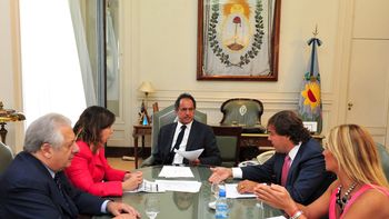 la provincia pagara por decreto el aumento del 30,9% a los docentes la provincia pagara por decreto el aumento del 30,9% a los docentes