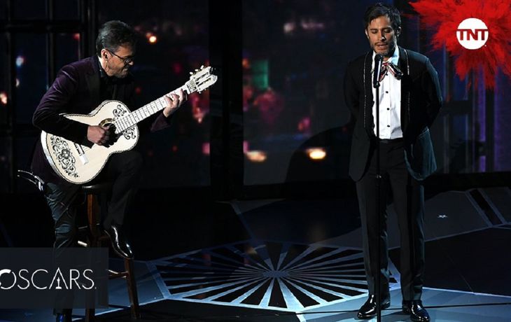 Gael García Bernal cantando Remember me