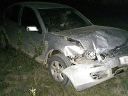 Chocó, viajó dos kilómetros con los airbags inflados y lo detuvieron