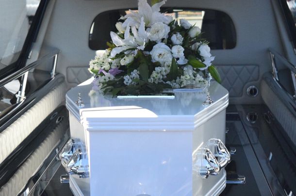 Macabro robo en Berisso: delincuentes se llevaron una ambulancia con un cadáver adentro