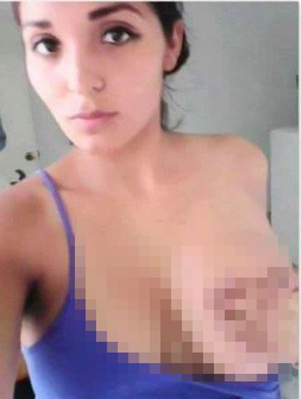 Se filtraron más fotos de la policía que posó desnuda en un patrullero