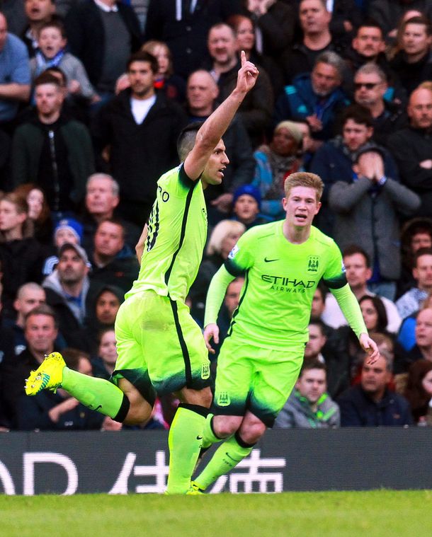 Con tres goles del Kun Agüero, el Manchester City goleó al Chelsea
