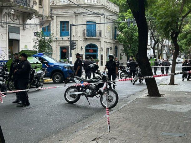 Macabro hallazgo en Rosario: encontraron restos óseos en un contenedor de basura