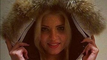 la modelo que tiene su propia imitadora hot la modelo que tiene su propia imitadora hot