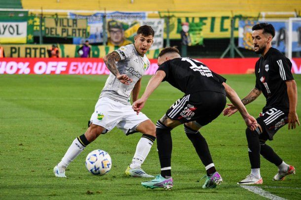 Defensa y Justicia y Deportivo Riestra igualaron 1-1 en Florencio Varela