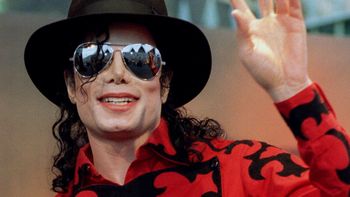 michael jackson recaudo 825 millones de dolares este ano michael jackson recaudo 825 millones de dolares este ano