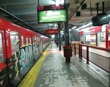 La línea B de subte se encuentra interrumpida