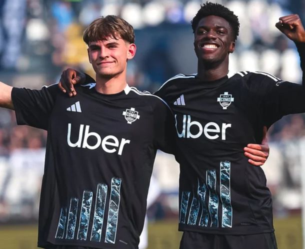 Con asistencia de Nico Paz, el Como sorprendió con un triunfazo ante el Napoli