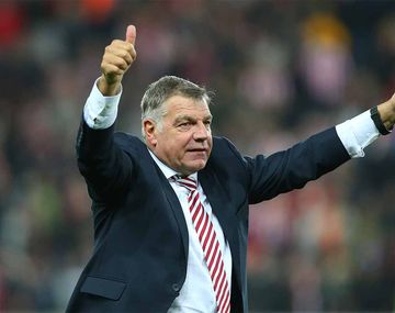 DT de la Selección inglesa fue víctima de una cámara oculta y perdió su trabajo