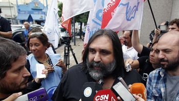 Baradel ingresando a la reunión paritaria Baradel ingresando a la reunión paritaria