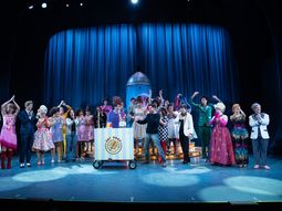 Hairspray superó los 50.000 espectadores y celebra sus primeras 50 funciones Hairspray superó los 50.000 espectadores y celebra sus primeras 50 funciones