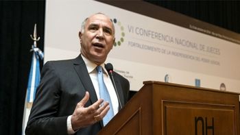 lorenzetti: los jueces deben mirar a la sociedad lorenzetti: los jueces deben mirar a la sociedad