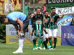 Con un gol del eterno Christian Gomito Gómez, Nueva Chicago venció a All Boys por 2 a 0 en Mataderos