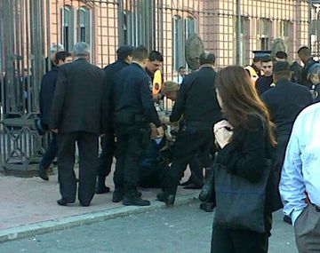 a lo bonzo en la casa rosada