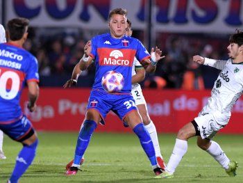 Tigre le ganó al golpeado Sarmiento y lo mandó al descenso directo