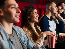 A qué hora cierran y cuándo vuelve a abrir cada cine por el feriado del Día del Trabajador A qué hora cierran y cuándo vuelve a abrir cada cine por el feriado del Día del Trabajador