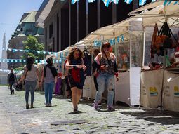 Agobiante calor en la Ciudad: se esperan 35 grados y pocas nubes