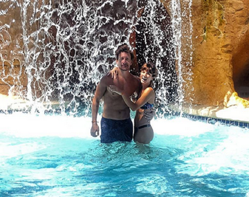 Gimena Accardi y Nicolás Vázquez emprendan un viaje a las Bahamas