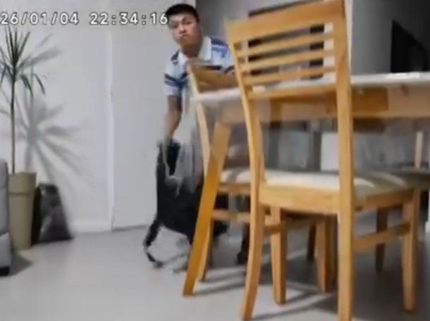 Video: desvalijaron una casa en Trelew, quedaron escrachados pero siguen libres