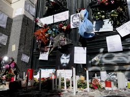 Cientos de personas convirtieron la morgue en un santuario