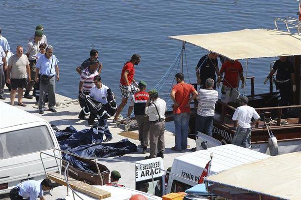 Se hundió un barco con inmigrantes ilegales en Turquía: 58 muertos
