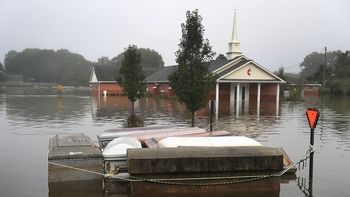 una inundacion masiva en luisiana hizo flotar los ataudes del cementerio una inundacion masiva en luisiana hizo flotar los ataudes del cementerio