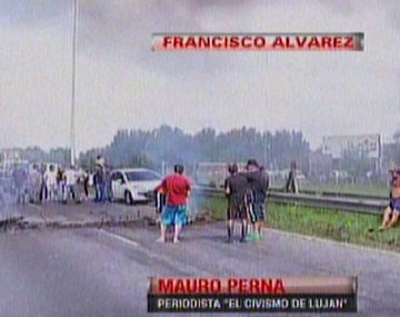 Un corte de vecinos en el Acceso Oeste genera más de 20 kilómetros de congestión