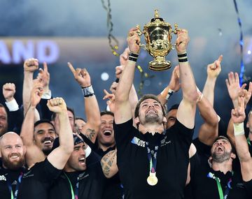 Las mejores imágenes de los festejos de los All Blacks tras ganar el Mundial de Rugby