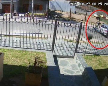 Así asaltaron y dejaron tirada en el medio de la calle a una mujer