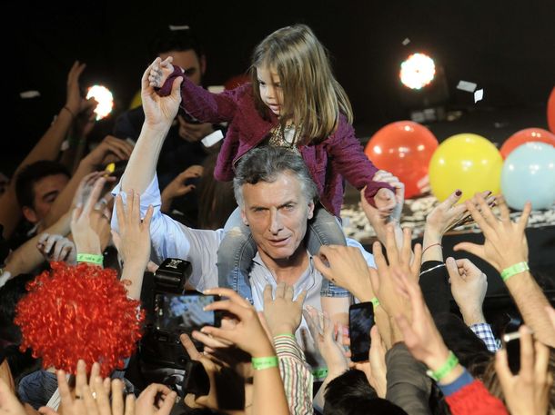 Macri lanzó su candidatura presidencial y prometió no privatizar YPF ni Aerolíneas