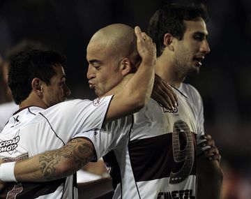 Tres ex Boca anotaron en la goleada de Lanús a Argentinos