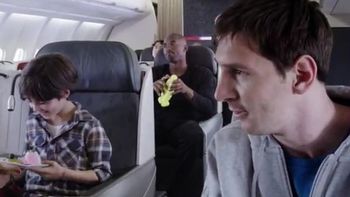 messi y kobe bryant, dos cracks en una divertida publicidad messi y kobe bryant, dos cracks en una divertida publicidad