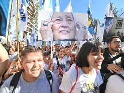 Encuesta de Amnistía Internacional a 50 años del golpe: la mayoría de los jóvenes rechaza un potencial indulto