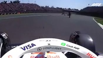 escandalo en la f1: lawson casi atropella a comisarios durante el gp de mexico escandalo en la f1: lawson casi atropella a comisarios durante el gp de mexico