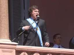 Presentaron un amparo contra el DNU de Javier Milei