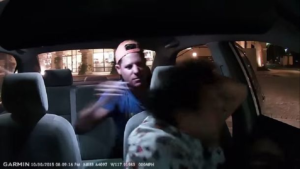 Despiden a un ejecutivo de Taco Bell que le pegó a un taxista