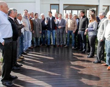 Massa reunió a su tropa y pidió redoblar esfuerzos